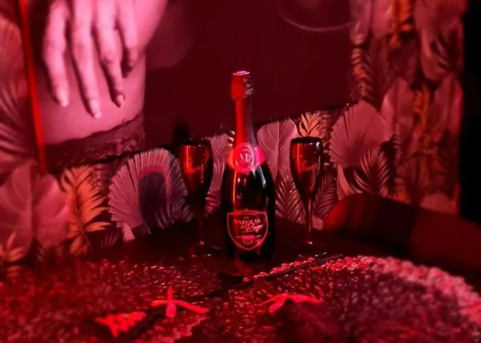 Le Baiser 2 Du Plaisir Interdit * Saint-Arnoult (Calvados)